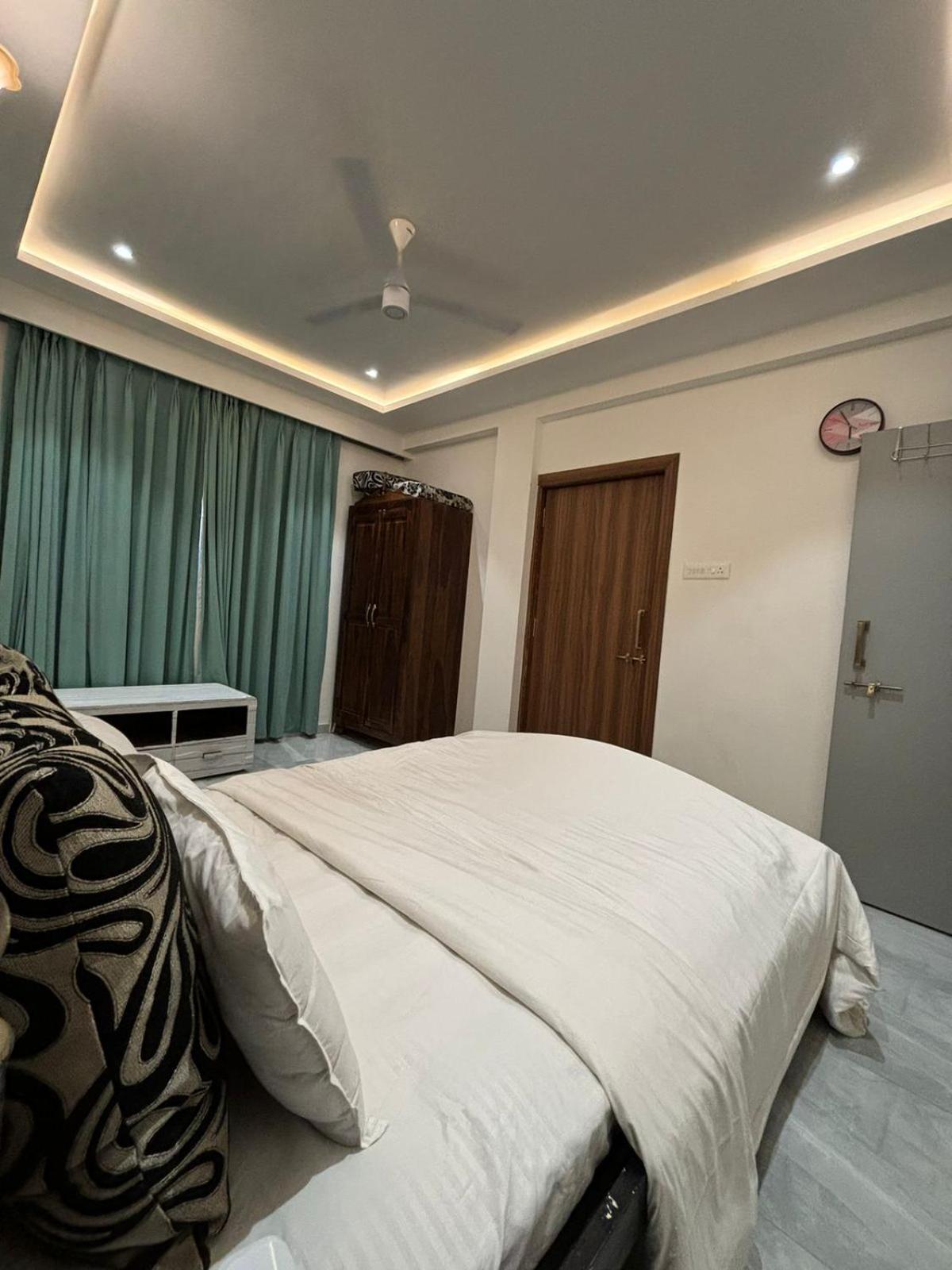 Ll Golden Leaf Ll 3bhk Ll Ac Ll
